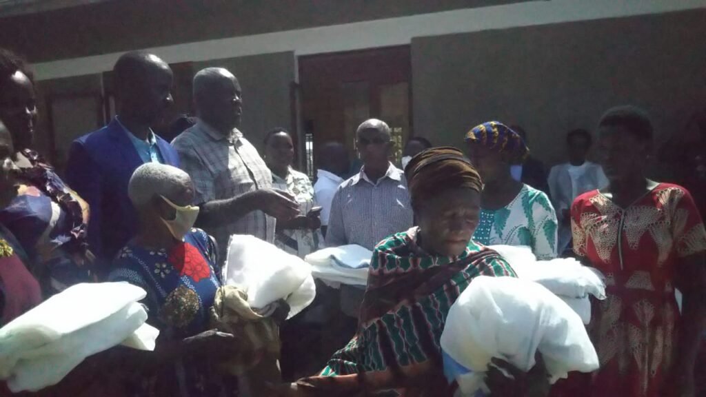 Ministry of health distributing mosquito nets to prevent malaria